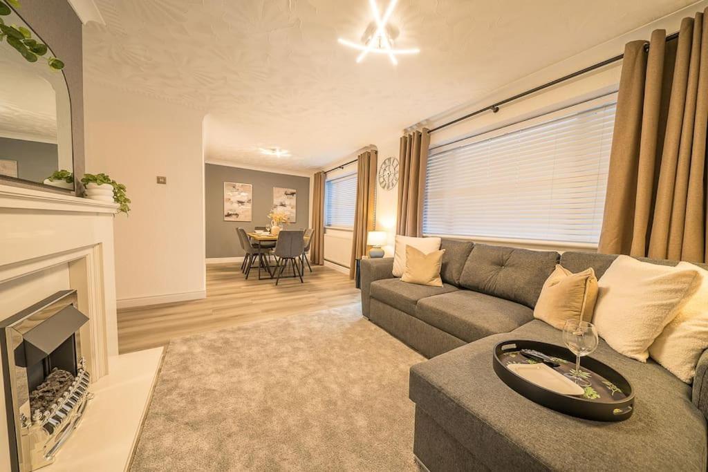 Entire Bungalow In Rawmarsh Extérieur photo